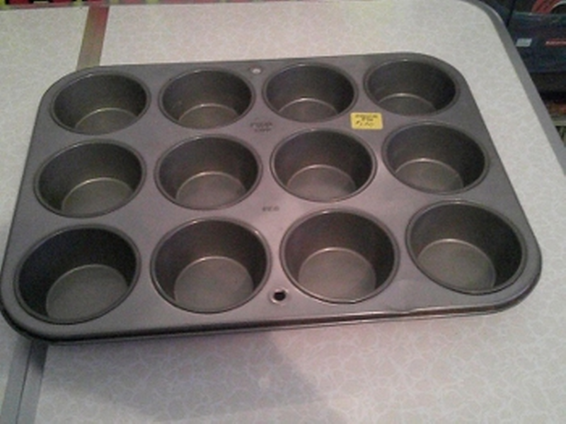 Cupcake Pan (Gray) (image for) Cupcake Pan (Gray)