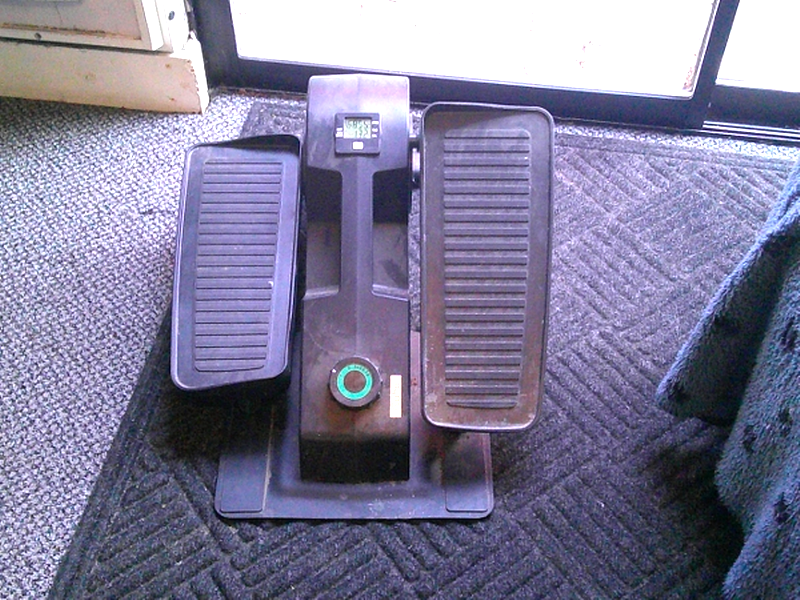 Cubii JR1 Seated Eliptical (Black) (image for) Cubii JR1 Seated Eliptical (Black)